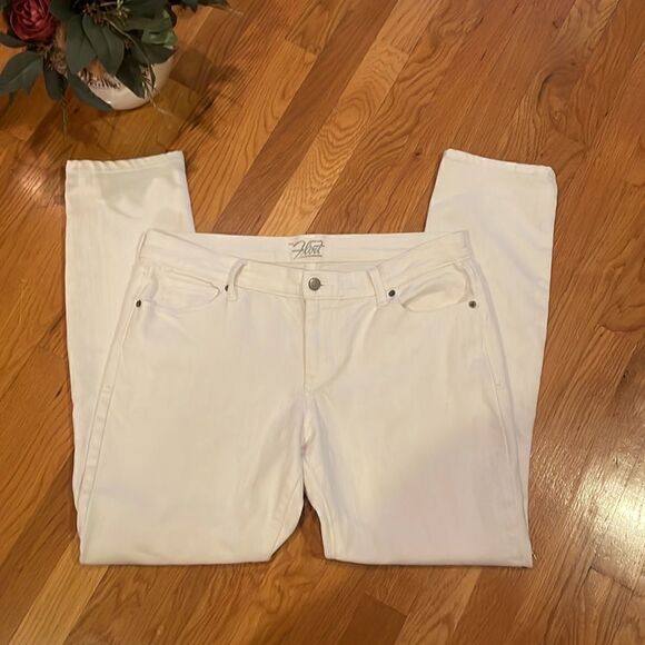 The Flirt Old Navy White Jeans - 12 - Excellent Condition - Picture 4 of 6
